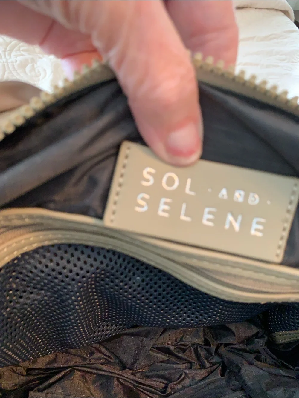 NWT- SOUL and SELENE Extra Large Women’s Quilted Puffer Bag.